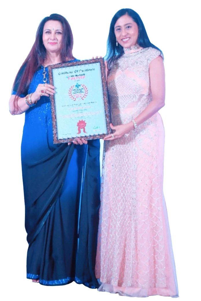 Dimple Jangda of Prana Healthcare Centre receives India’s Most Trusted Award 2019 from Ms Poonam Dhillon