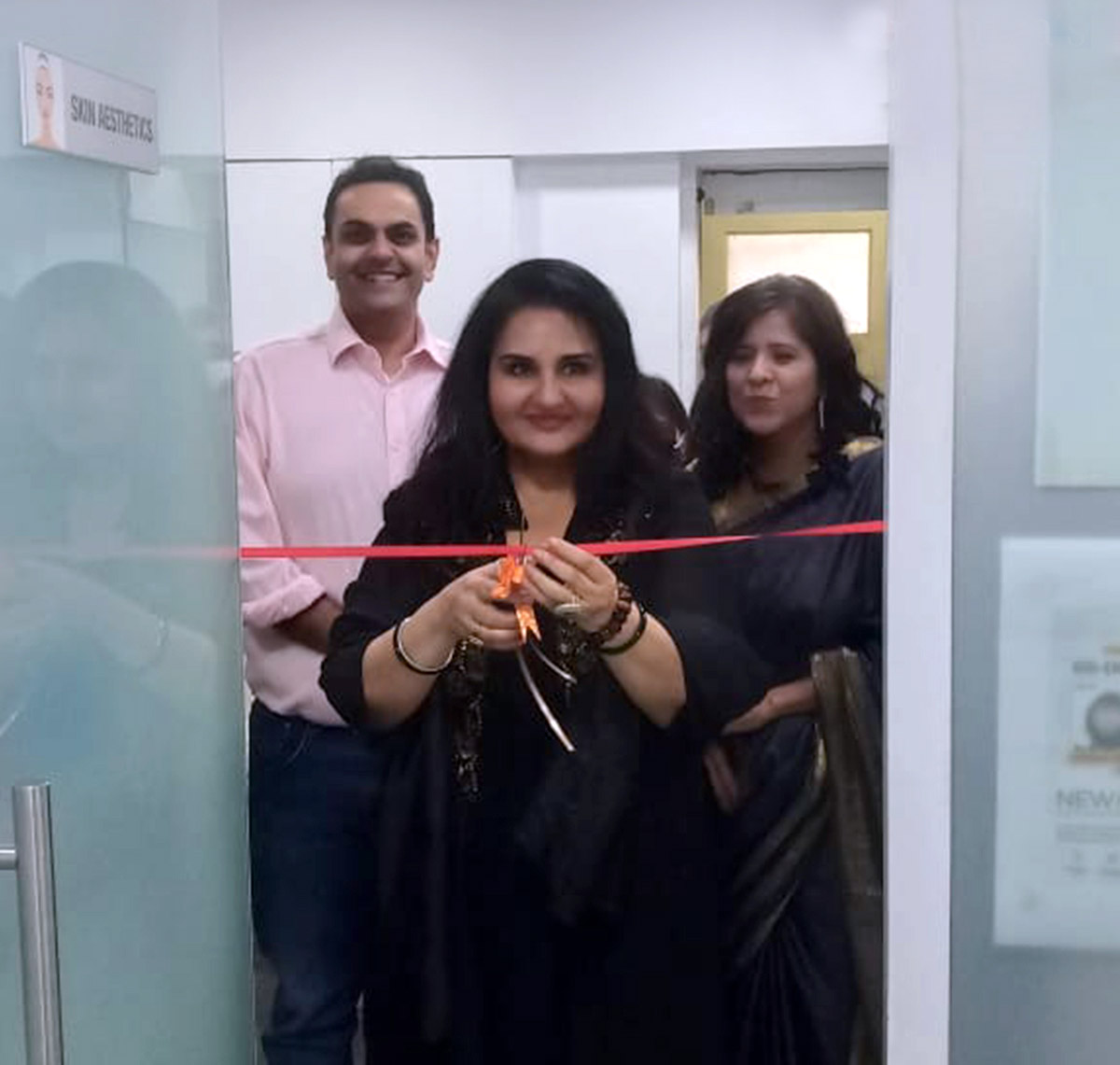 Bollywood Veteran - Reena Roy inaugurates Advance Skin and Hair Therapies  at Dr Batra's Khar - Bandra Buzz