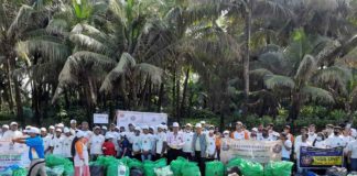 NYKS organize a cleanliness drive at Bandra Fort garden