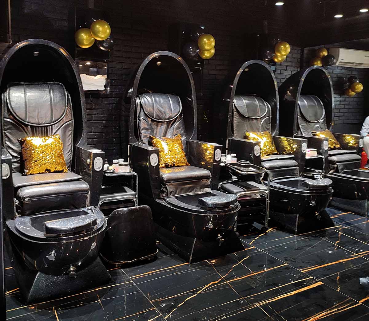 Nail Lounge in Bandra West,Mumbai - Best Beauty Spas in Mumbai - Justdial