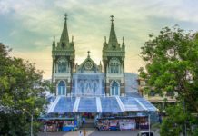 Rupee whoopee at the Bandra Fair!